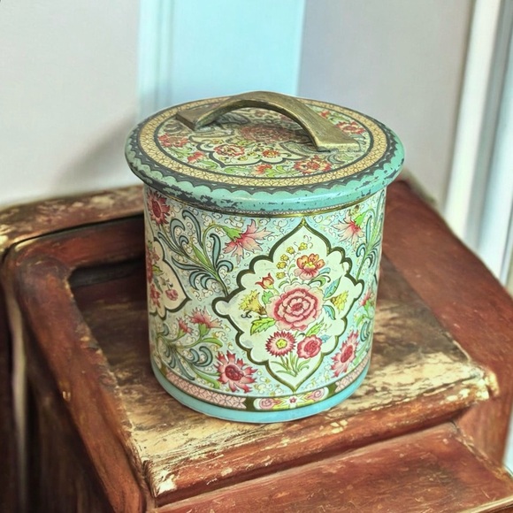 Other - Lovely Vintage Daher Holland Embossed Round Canister Tin